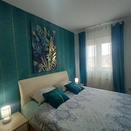 Apartment Ema Lux - Zgrada Panorama & Free Parking - Kod Parka Banjica