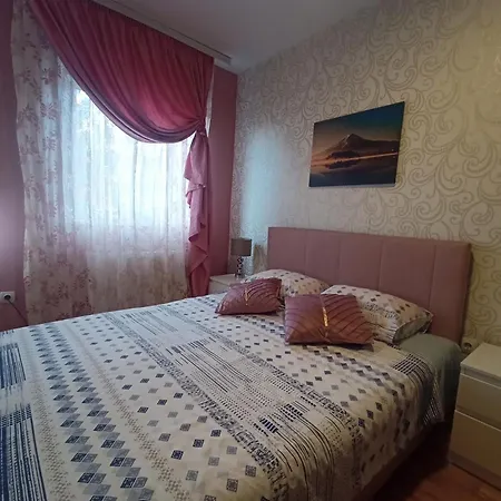 Ema Lux - Zgrada Panorama & Free Parking - Kod Parka Banjica