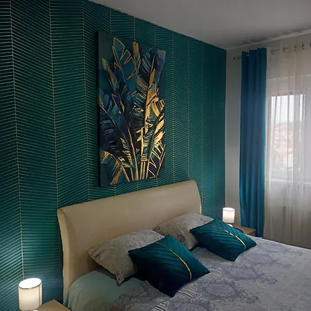 Apartment Ema Lux - Zgrada Panorama & Free Parking - Kod Parka Banjica