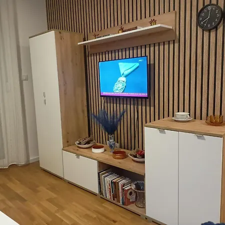 Ema Lux - Zgrada Panorama & Free Parking - Kod Parka Banjica Apartment Soko Banja
