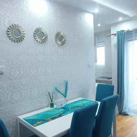 Ema Lux - Zgrada Panorama & Free Parking - Kod Parka Banjica