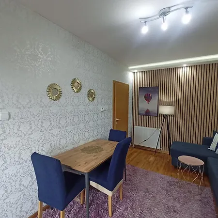 Ema Lux - Zgrada Panorama & Free Parking - Kod Parka Banjica *